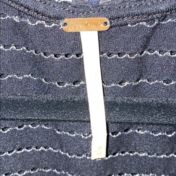 FREE PEOPLE TOP -.. COOL BEADING & STYLISH OPEN BACK - Picture 3 of 7